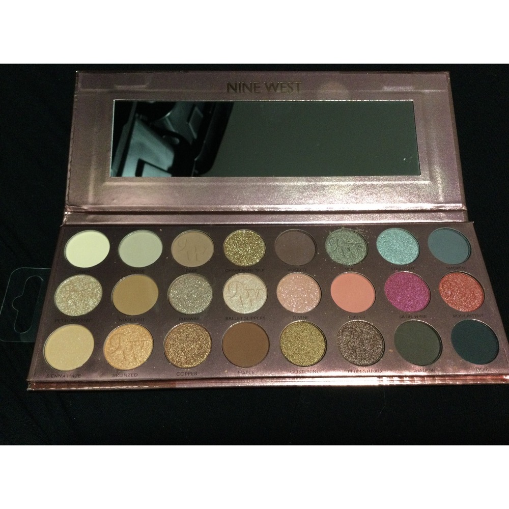 Nine‎ West Chic Shadows 24pc Eyeshadow Palette Rose Gold Case Matte Shimmer New